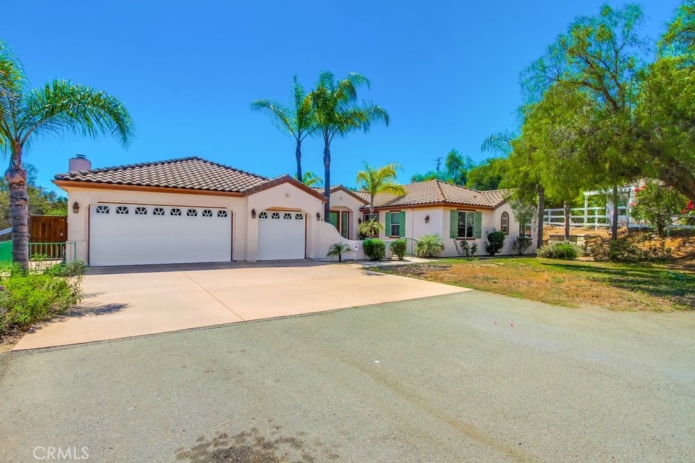 MLS #OC25182167 img 1