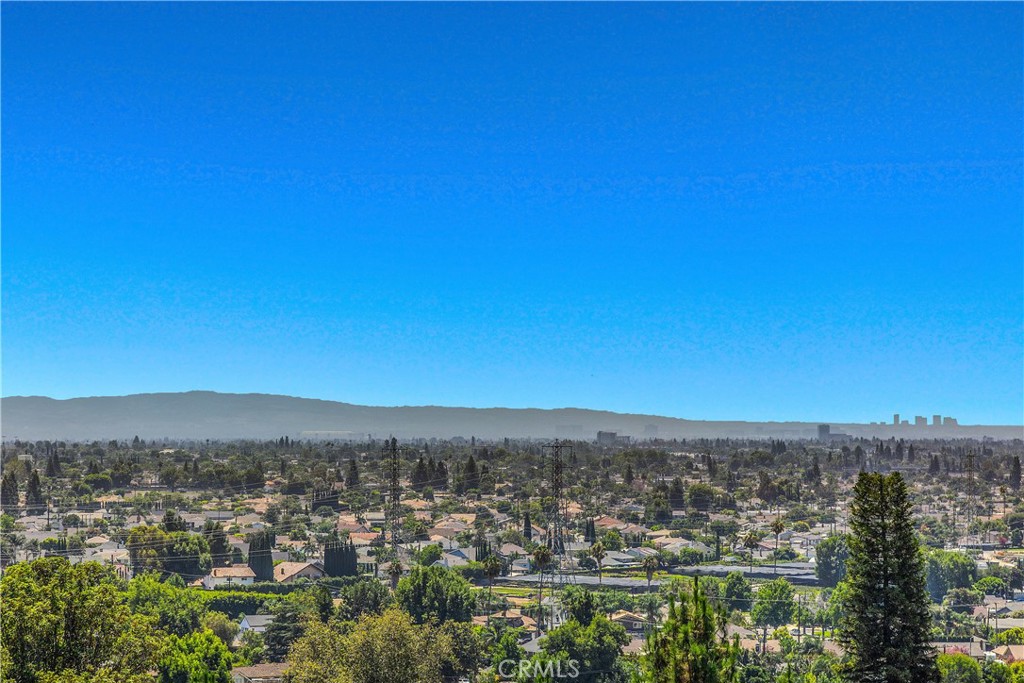 https://media.crmls.org/medias/390944e7-096c-4f76-9eb2-540c229ba0f4.jpg?preset=X-Large