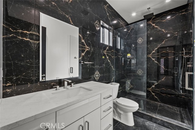 Detail Gallery Image 37 of 39 For 12937 W Kilikia Dr, North Hollywood,  CA 91605 - 4 Beds | 4 Baths