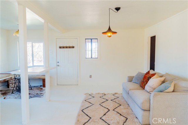 Detail Gallery Image 8 of 47 For 48317 Burns Canyon Rd, Pioneertown,  CA 92268 - 2 Beds | 1 Baths