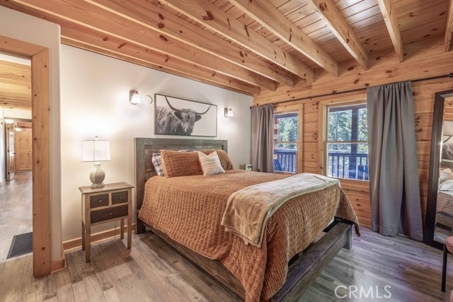 893 Silver Tip Drive, Big Bear CA: https://media.crmls.org/medias/390b23a7-1f00-4c1d-b797-13d8531090a0.jpg