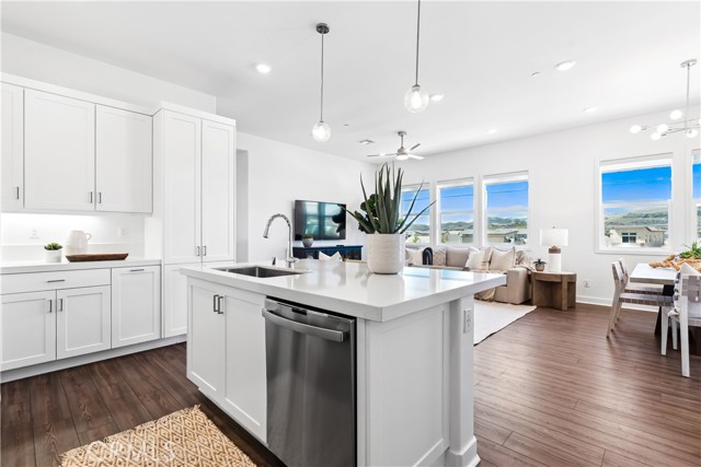 Detail Gallery Image 4 of 75 For 734 Sunrise Rd, Rancho Mission Viejo,  CA 92694 - 3 Beds | 3 Baths
