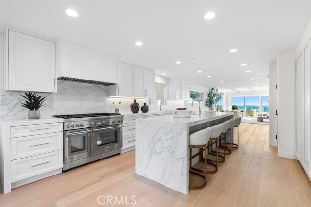 105 A Surfside Avenue, Surfside CA: https://media.crmls.org/medias/390c3e8b-1bdf-4c0a-9114-8f5870f56ccd.jpg