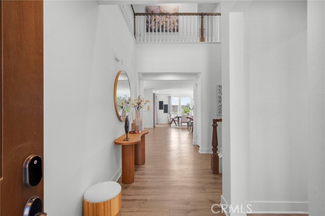 19162 Lauren Lane, Saugus CA: https://media.crmls.org/medias/390c6634-b1a6-475a-9d95-e810f0932107.jpg