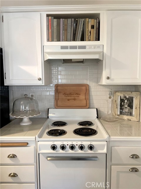 23296 La Mar, Mission Viejo CA: https://media.crmls.org/medias/390e09db-af75-45a5-ab60-5fb06c0efc91.jpg