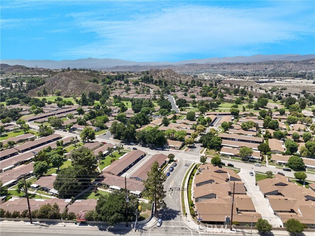 Detail Gallery Image 37 of 50 For 19118 Avenue of the Oaks #B,  Newhall,  CA 91321 - 2 Beds | 1 Baths