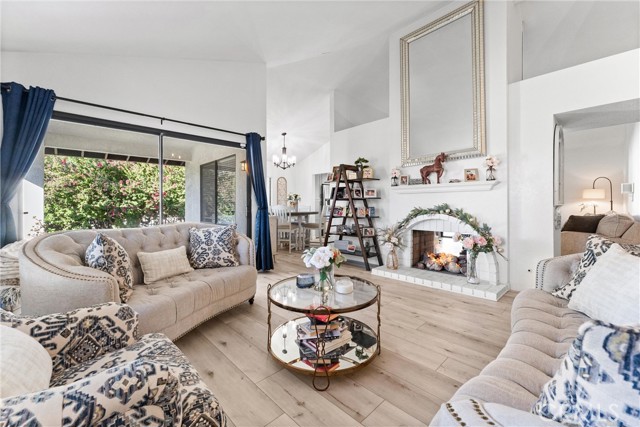 Detail Gallery Image 6 of 64 For 207 E Blue Mountain, Claremont,  CA 91711 - 3 Beds | 2 Baths