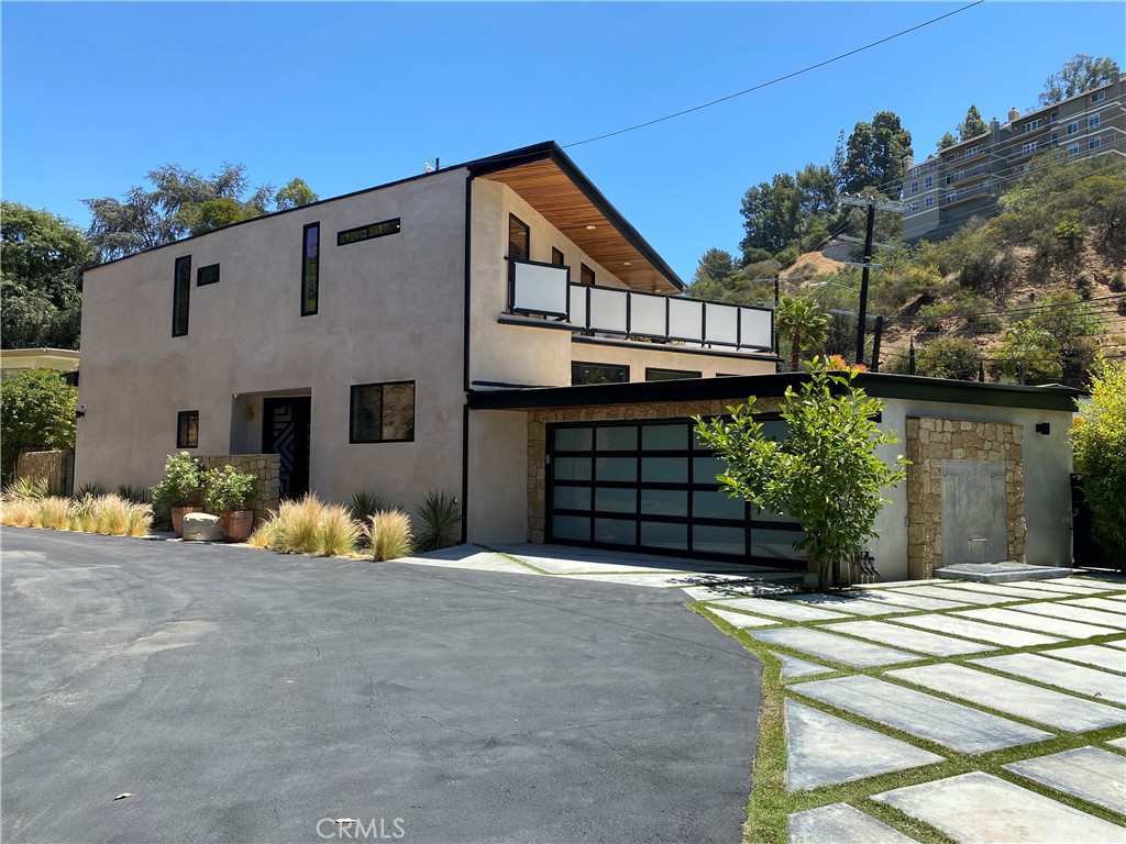 2. 2743 Laurel Canyon Boulevard Los Angeles, CA 90046