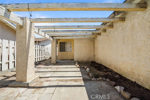 13208 Florwood Avenue, Hawthorne CA: https://media.crmls.org/medias/390fce36-38e1-4df0-b7c7-f3907ebcd927.jpg