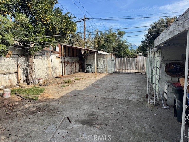 6208 Santa Fe, Huntington Park CA: https://media.crmls.org/medias/39107a9d-3de2-4951-86c6-a4ee1845ca1f.jpg