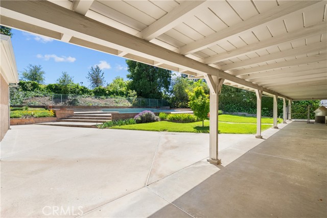 Detail Gallery Image 35 of 44 For 17416 Superior St, Northridge,  CA 91325 - 4 Beds | 2/1 Baths