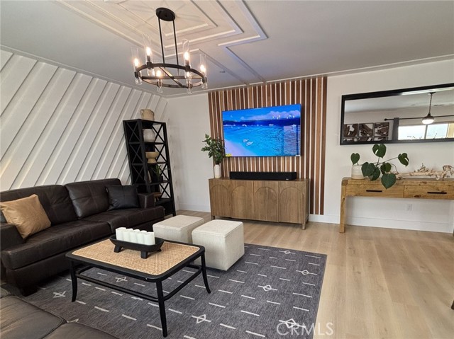 32815 Crown Point Lane, Lake Elsinore CA: https://media.crmls.org/medias/3910df9b-2adf-46c1-a274-9b53419b8e7d.jpg