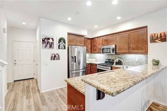 Detail Gallery Image 6 of 23 For 2234 Winifred #2,  Simi Valley,  CA 93063 - 3 Beds | 2/1 Baths