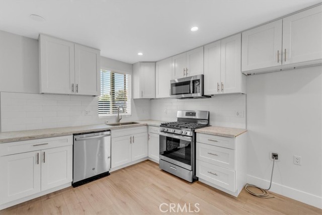 7865 Chastain Avenue, Reseda CA: https://media.crmls.org/medias/391279df-ca2c-4666-a815-af1471ea4797.jpg
