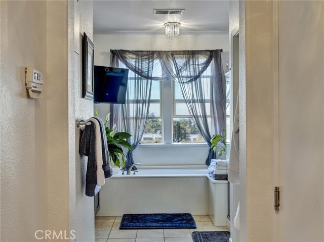 Detail Gallery Image 23 of 53 For 6020 Old Quarry Loop, Oakland,  CA 94605 - 3 Beds | 3 Baths