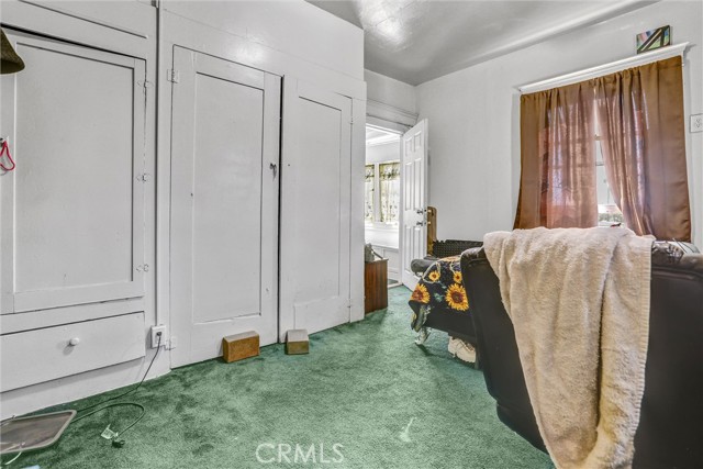 1470 W Adams Boulevard, Los Angeles CA: https://media.crmls.org/medias/39147fd0-dfe7-4703-972e-8ada1e1f5133.jpg