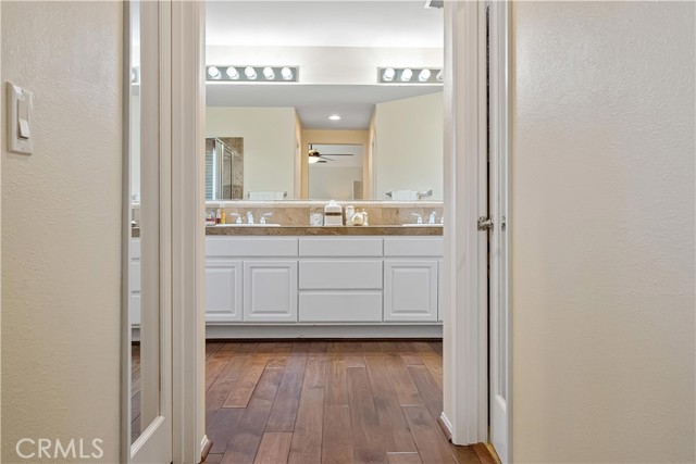 Detail Gallery Image 23 of 32 For 26409 Misty Ridge Pl, Canyon Country,  CA 91387 - 4 Beds | 4 Baths