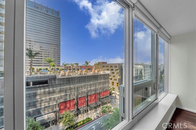 Detail Gallery Image 6 of 26 For 1155 S Grand Ave #811,  Los Angeles,  CA 90015 - 1 Beds | 1 Baths
