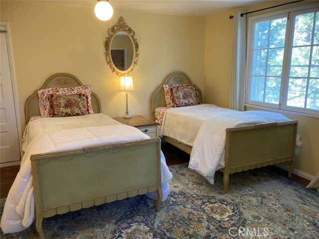 520 Millburn Road, Lake Arrowhead CA: https://media.crmls.org/medias/3915795e-c0a4-45fd-9b65-0bd0d62e723c.jpg