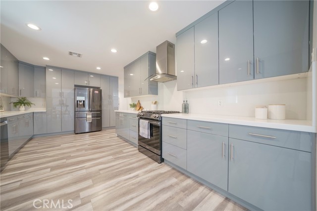 Detail Gallery Image 21 of 57 For 22046 Kinzie St, Chatsworth,  CA 91311 - 3 Beds | 3 Baths