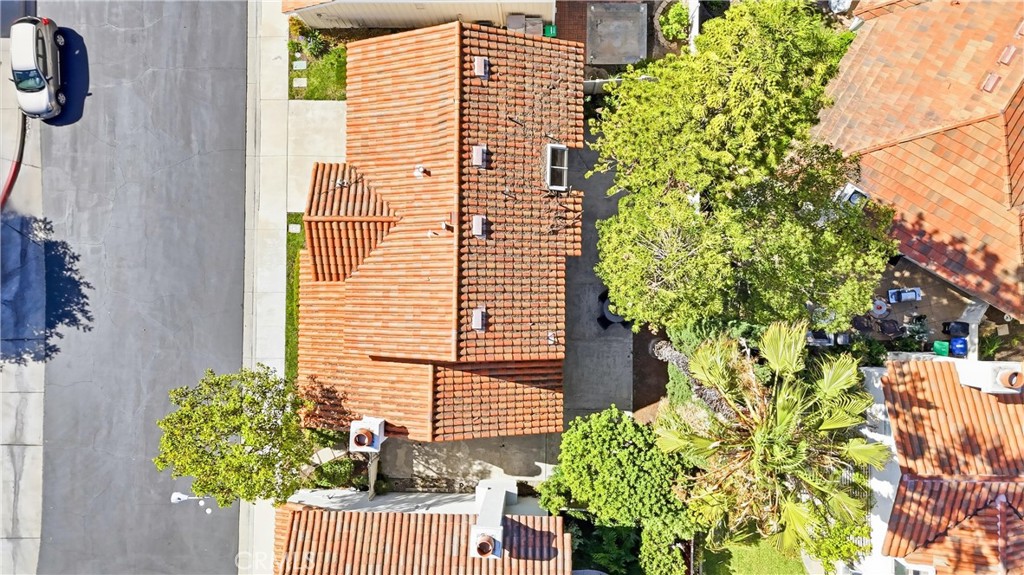 https://media.crmls.org/medias/39160eaf-4c53-4714-a7cd-22513562a79f.jpg?preset=X-Large