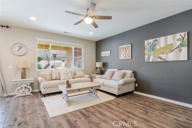 Detail Gallery Image 6 of 43 For 37436 Umbrella, Palmdale,  CA 93551 - 4 Beds | 3 Baths