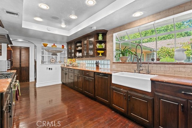 Detail Gallery Image 19 of 35 For 1138 Coldwater Canyon Dr, Beverly Hills,  CA 90210 - 5 Beds | 5 Baths