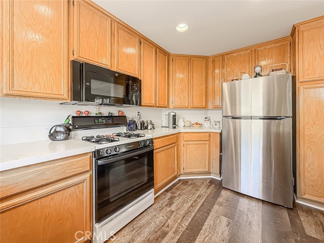 2037 Freesia Avenue, Simi Valley CA: https://media.crmls.org/medias/391635c0-9390-45da-8937-a2856d360665.jpg