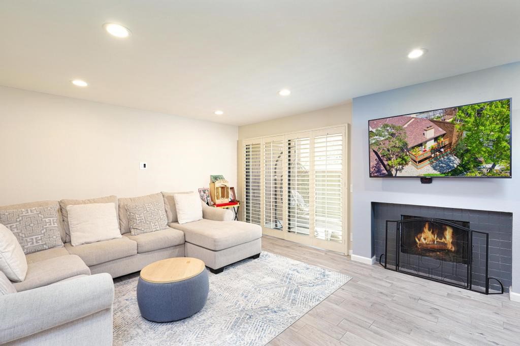 2500 E Willow Street 101, Signal Hill, CA 90755