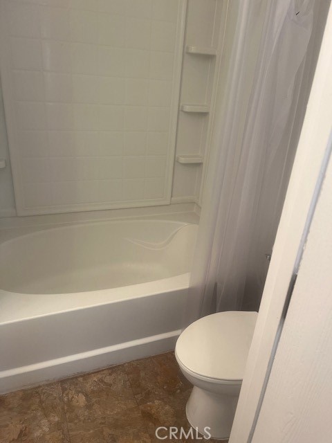 Detail Gallery Image 14 of 18 For 7560 Woodman  Pl Spc #73, Van Nuys,  CA 91405 - 2 Beds | 1 Baths