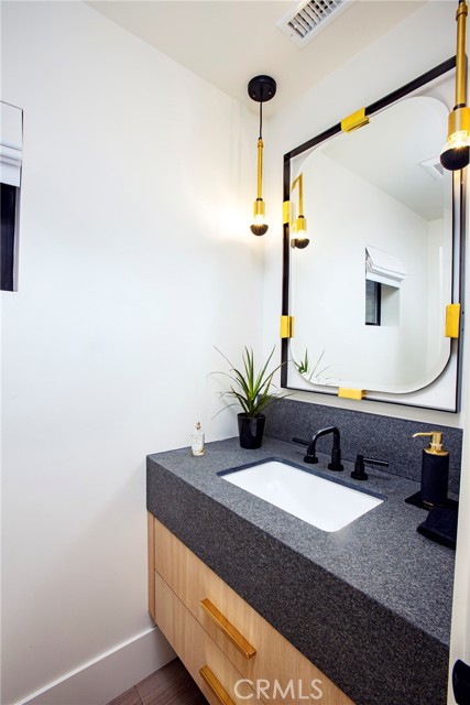 Photo #8: NP23190440 Listing 