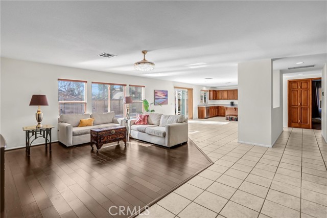 Detail Gallery Image 12 of 66 For 11343 Fulbourn Ct, Rancho Cucamonga,  CA 91730 - 5 Beds | 2/1 Baths