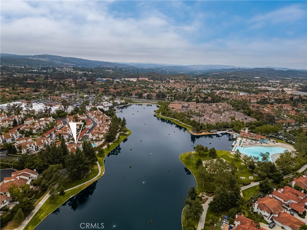 https://media.crmls.org/medias/391837b6-51e4-4e69-b64a-0d8ec7b630a4.jpg?preset=X-Large
