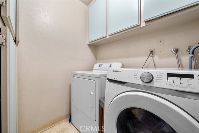 Detail Gallery Image 26 of 34 For 10831 Roycroft St #8,  Sun Valley,  CA 91352 - 3 Beds | 3 Baths