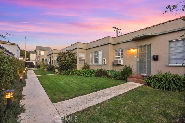 Detail Gallery Image 1 of 13 For 2517 20th St, Santa Monica,  CA 90405 - – Beds | – Baths