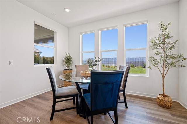 28528 Wildflower Terrace, Castaic CA: https://media.crmls.org/medias/39197828-ee47-4e87-860c-1ffbef16a8be.jpg
