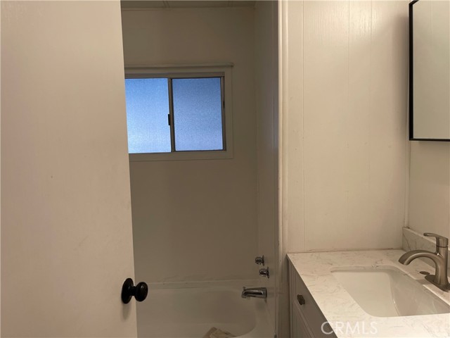 2205 W Acacia Ave, Hemet CA: https://media.crmls.org/medias/3919ef26-9683-42b6-b67b-fece210424be.jpg