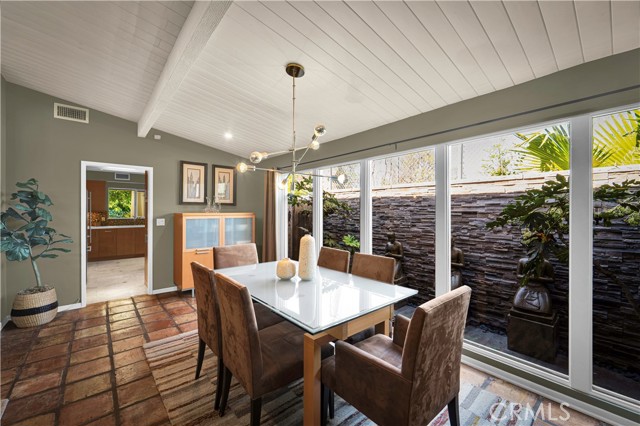 Detail Gallery Image 12 of 60 For 6119 Mary Ellen, Valley Glen,  CA 91401 - 4 Beds | 2 Baths