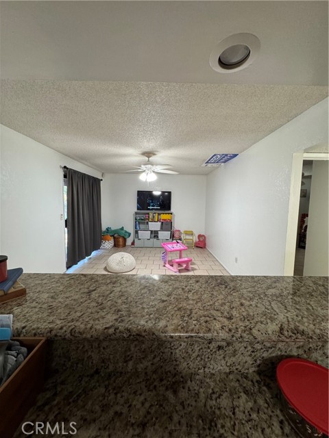 Detail Gallery Image 11 of 13 For 3705 Valley Springs, Bakersfield,  CA 93309 - 3 Beds | 2 Baths