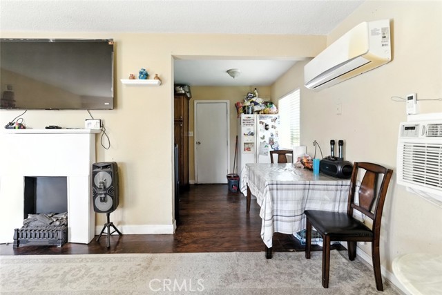 8876 Cypress Avenue, Riverside CA: https://media.crmls.org/medias/391a86ff-d2b9-4f92-ae9e-0a2d39037a5d.jpg