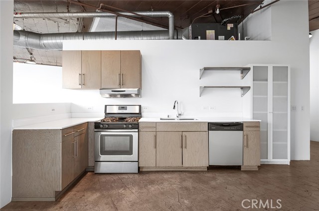 530 Molino Street, Los Angeles CA: https://media.crmls.org/medias/391aca29-8df3-45fe-93b3-472bc0faad81.jpg