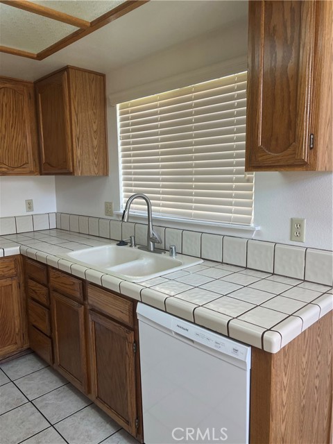 Detail Gallery Image 2 of 8 For 19139 Elm Dr, Apple Valley,  CA 92308 - 2 Beds | 2 Baths