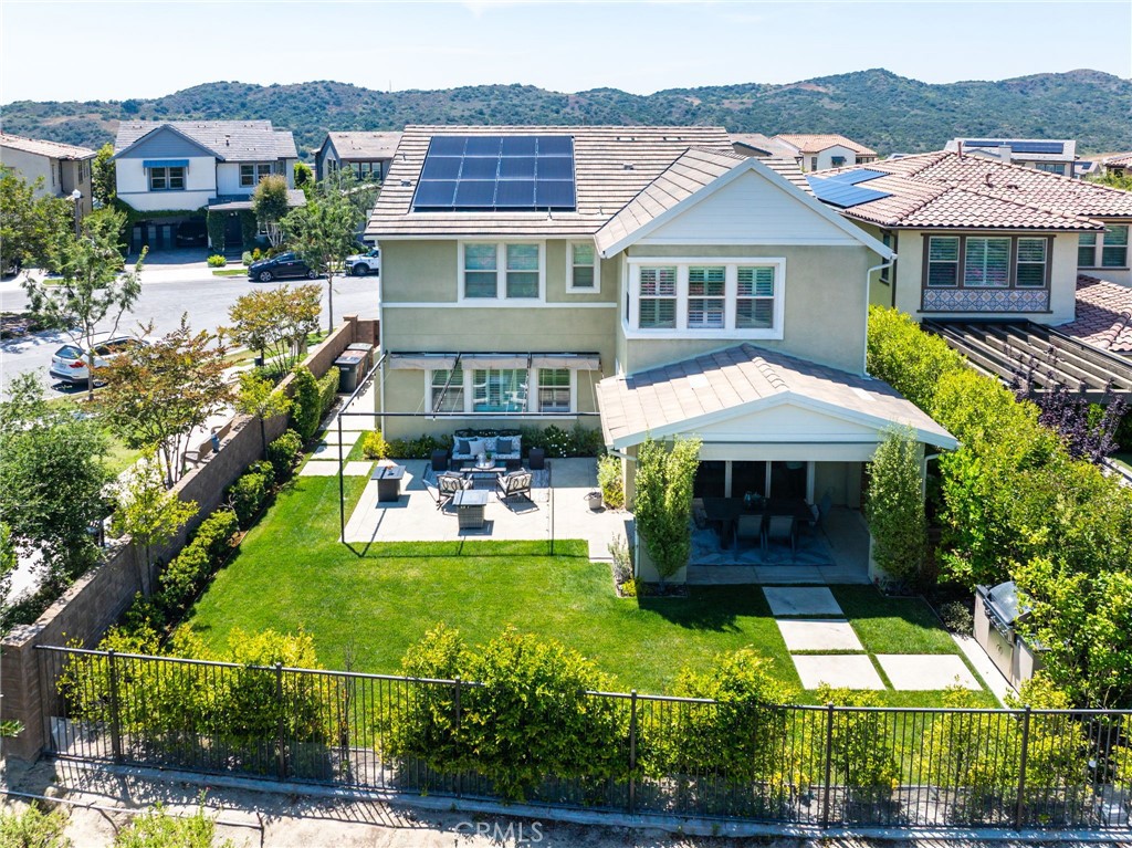 https://media.crmls.org/medias/391b10c5-5956-4a44-8c4b-e99343c7cba4.jpg?preset=X-Large