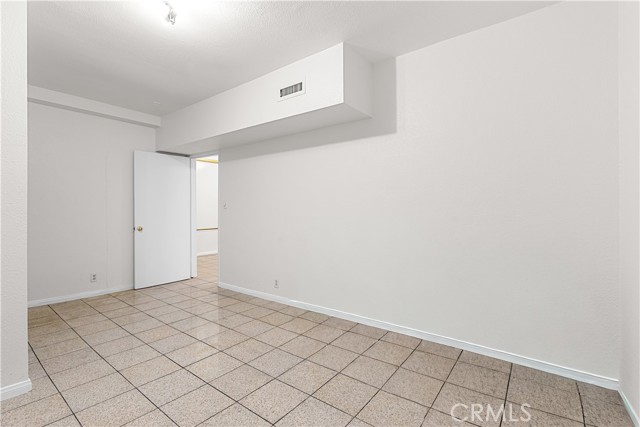 634 East Walnut photo 21