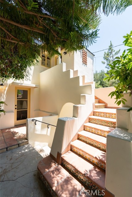 15113 Encanto Drive, Sherman Oaks CA: https://media.crmls.org/medias/391b69c3-ee38-446d-9201-1c14ca4859a2.jpg