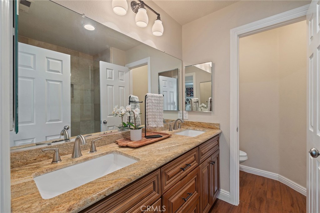 MLS #OC25228132 image #23