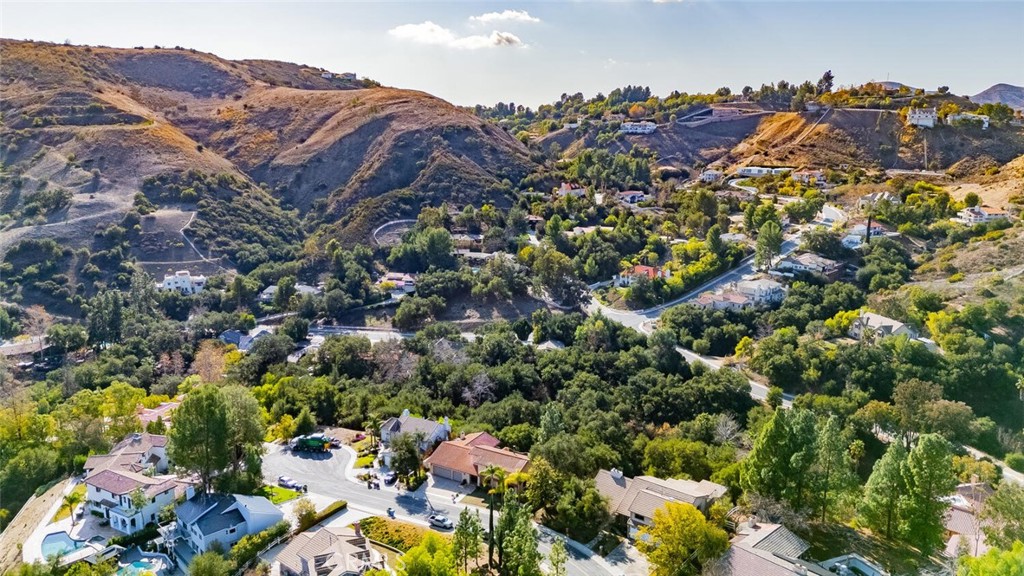 https://media.crmls.org/medias/391bc1a4-3c07-47d7-93cf-8018d08d674c.jpg?preset=X-Large
