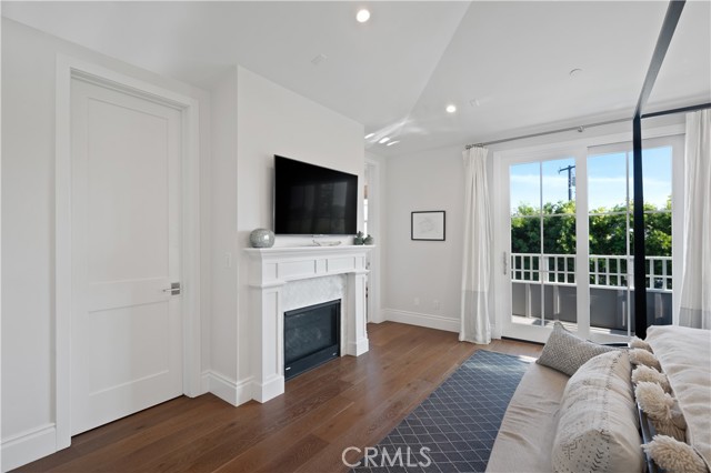 868 27th Street, Manhattan Beach, California 90266, 5 Bedrooms Bedrooms, ,6 BathroomsBathrooms,Residential,Sold,27th,SB21254472