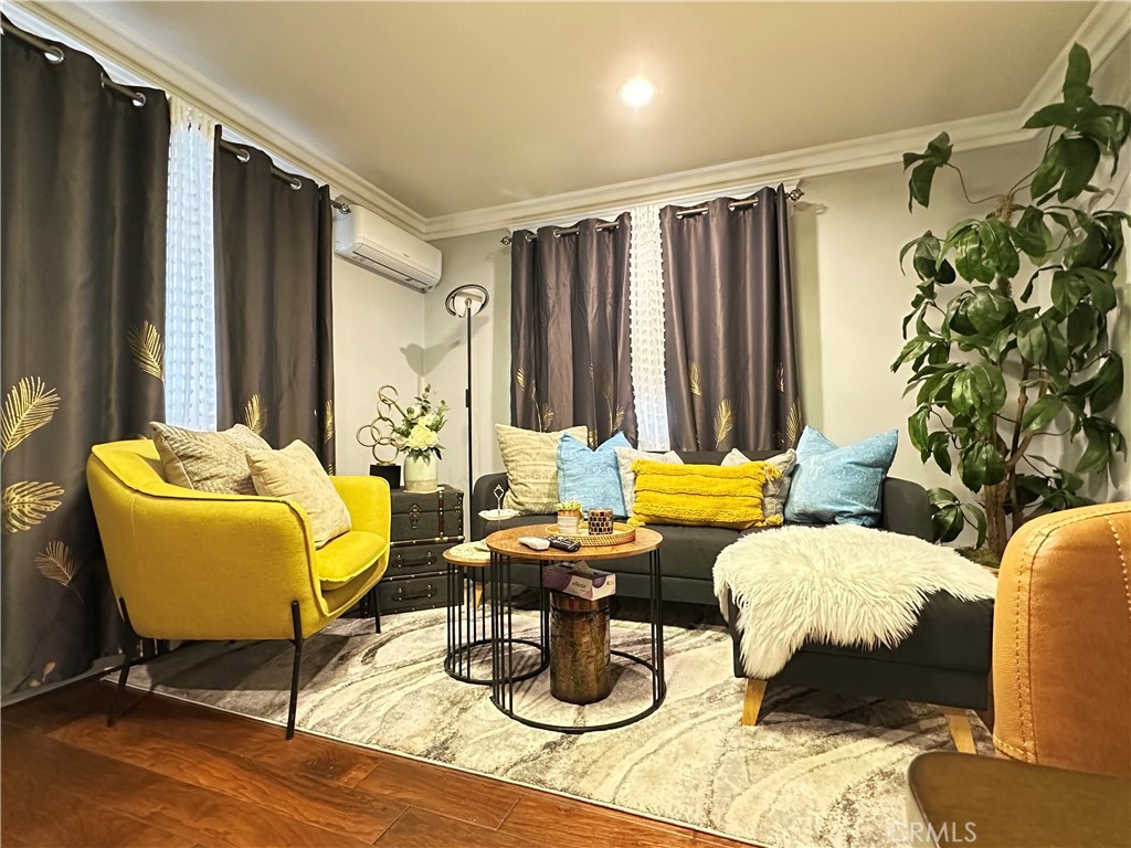 200 S Lotus Avenue