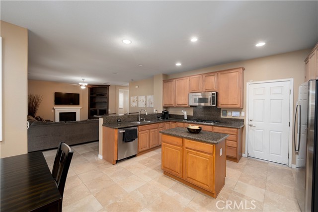 Detail Gallery Image 6 of 25 For 13769 Santa Maria Dr, Rancho Cucamonga,  CA 91739 - 4 Beds | 2/1 Baths